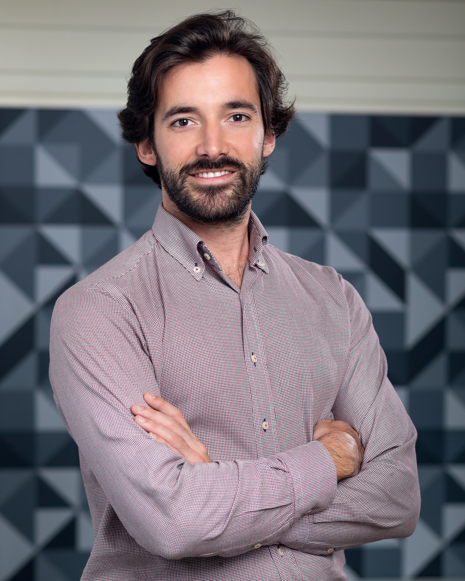 Retrato corporativo de CEO de startup en sus oficinas