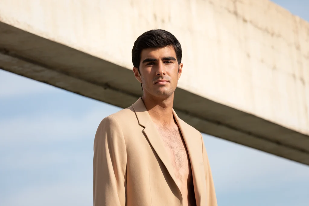 Fotografía editorial exterior de moda hombre